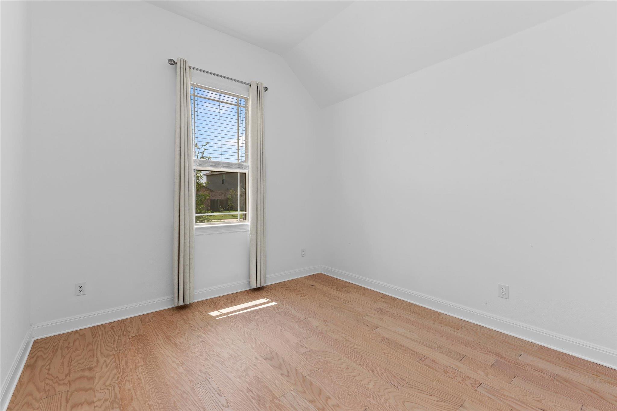 121 Shagbark Trail Bastrop TX 78602
