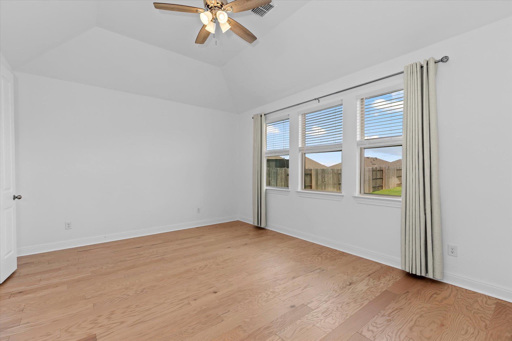 121 Shagbark Trail Bastrop TX 78602
