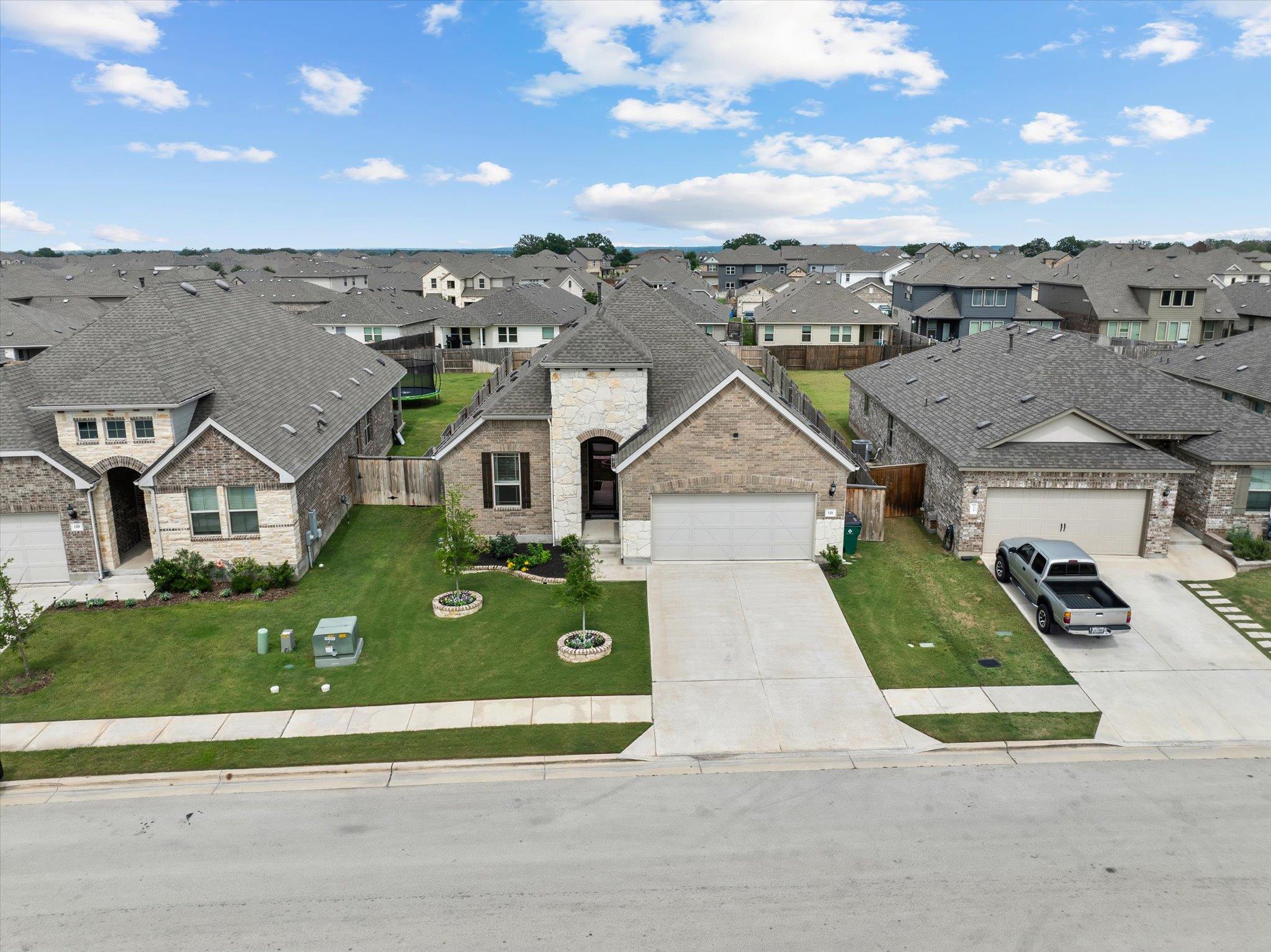 121 Shagbark Trail Bastrop TX 78602