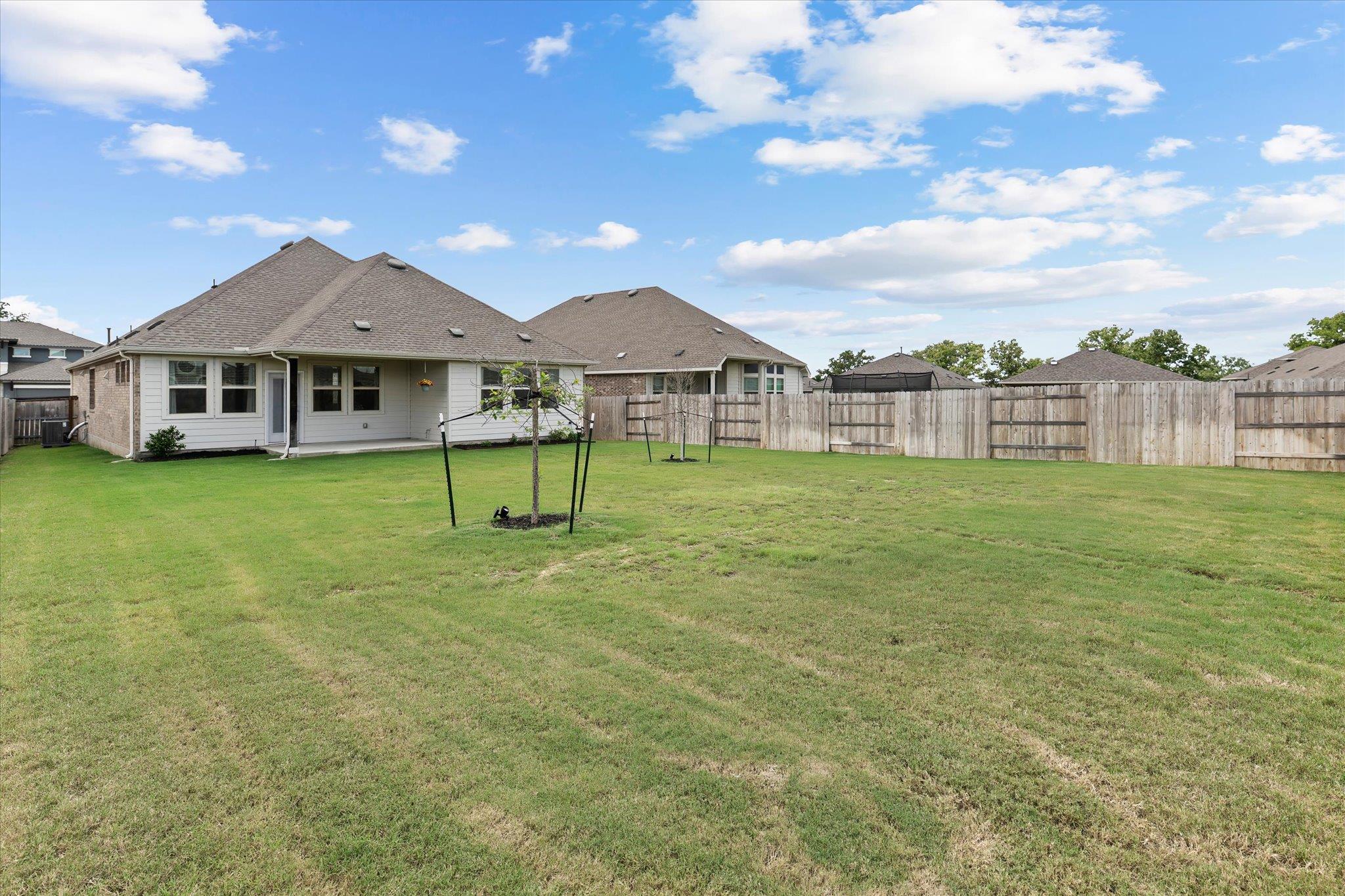 121 Shagbark Trail Bastrop TX 78602