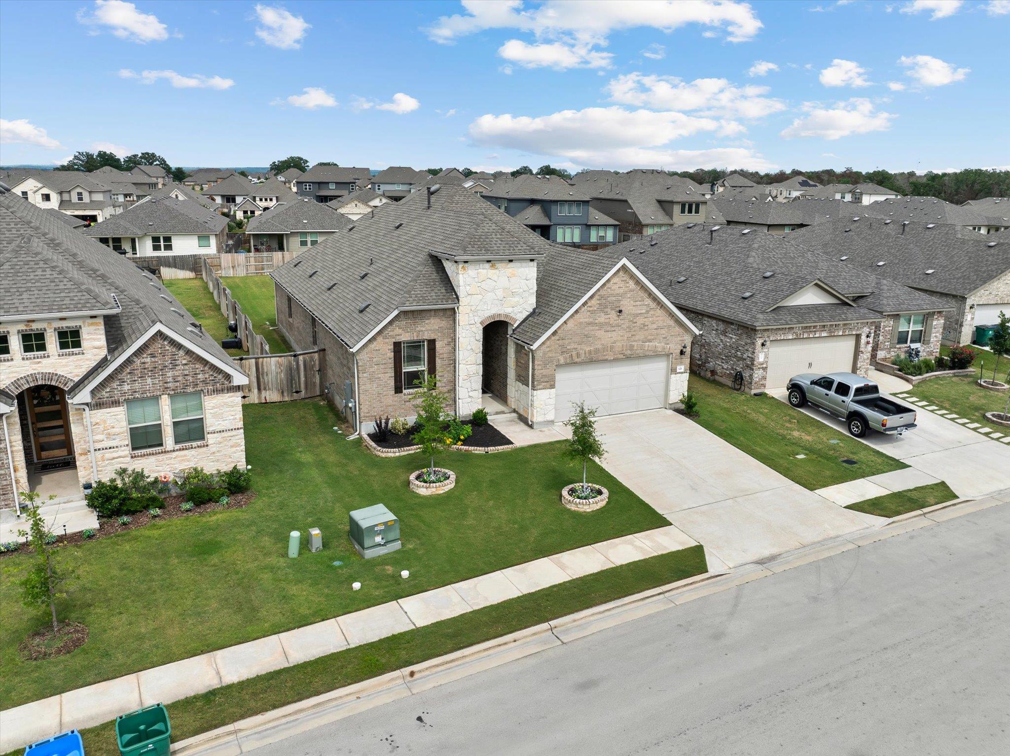 121 Shagbark Trail Bastrop TX 78602