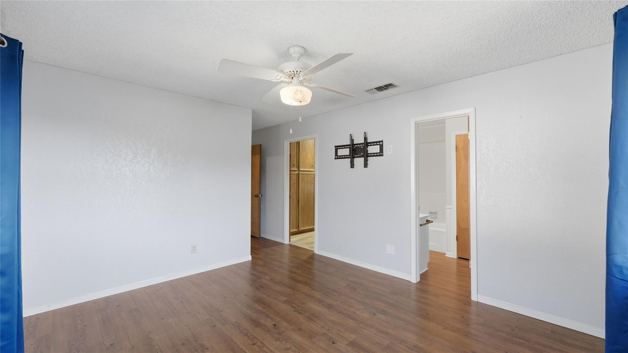 132 W Outer Drive Canyon Lake TX 78133