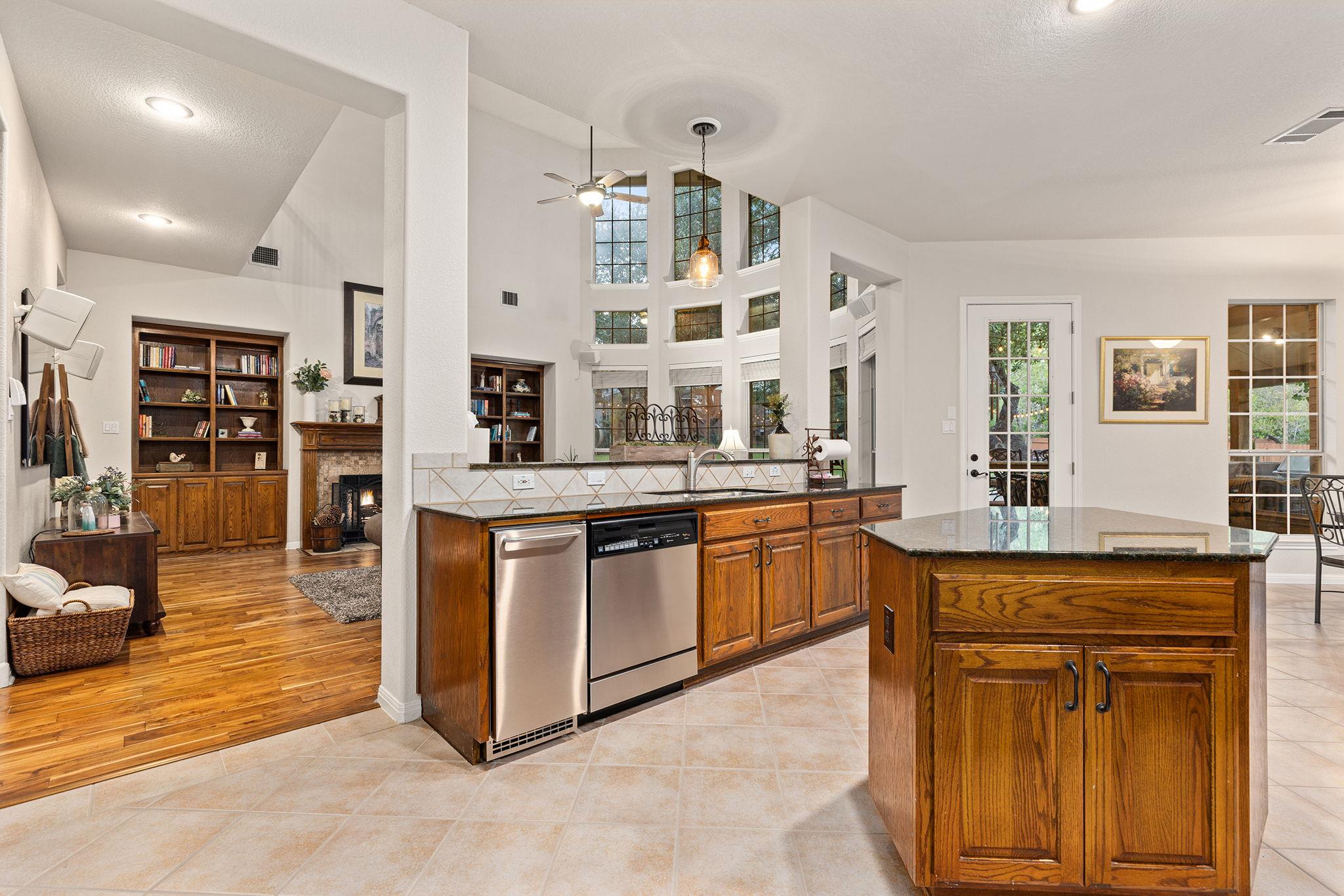 908 Golden Bear Cove Round Rock TX 78664