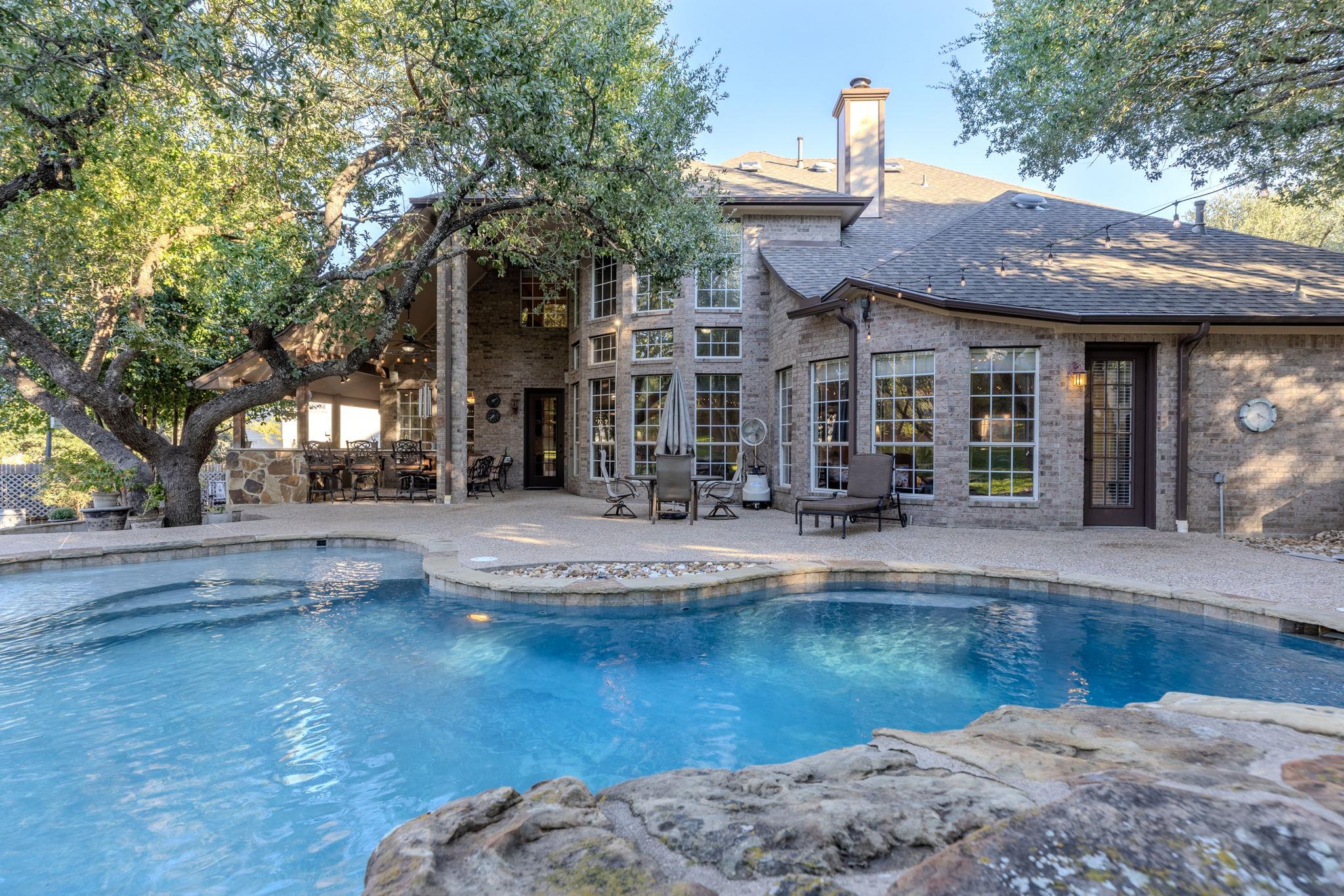 908 Golden Bear Cove Round Rock TX 78664