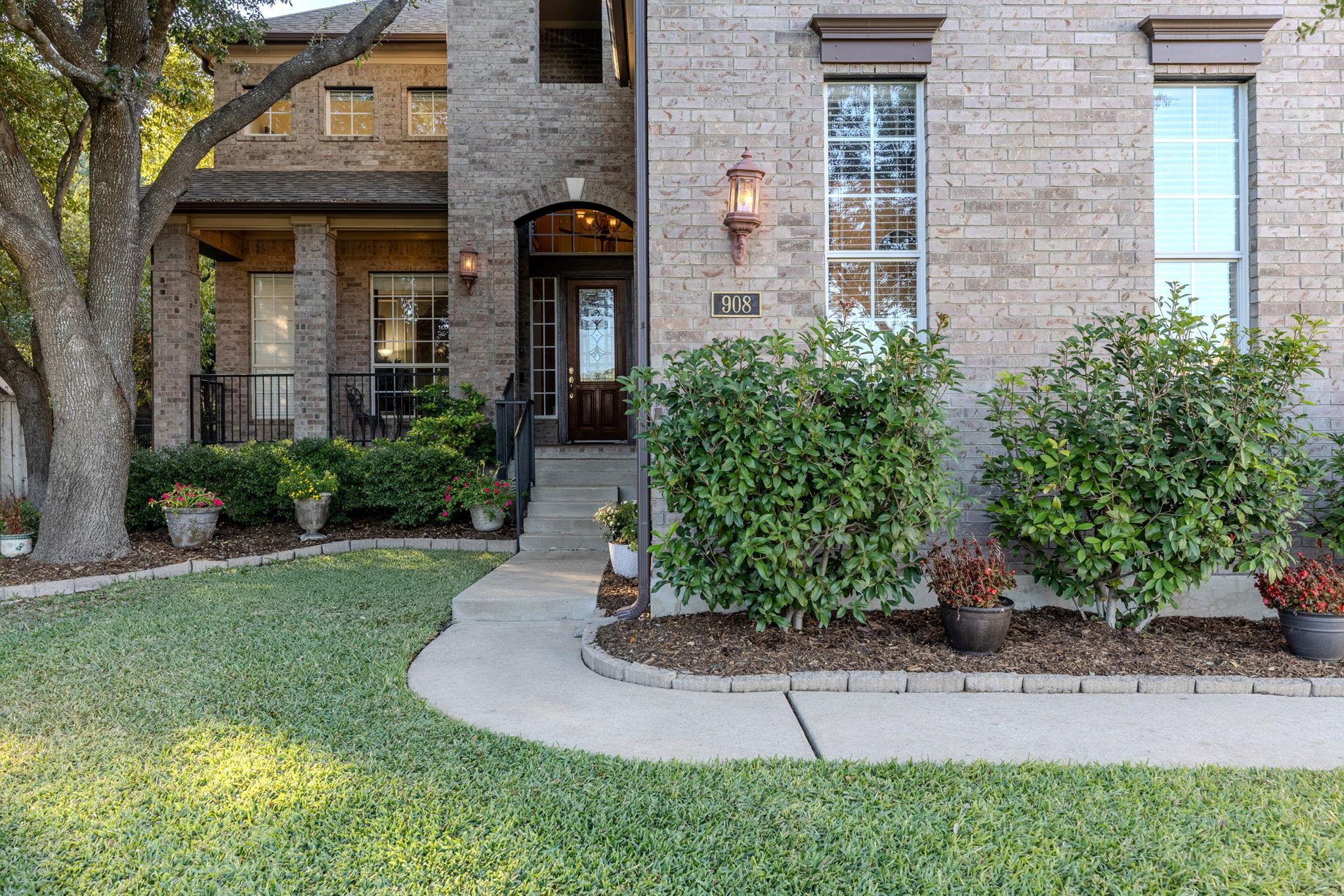 908 Golden Bear Cove Round Rock TX 78664