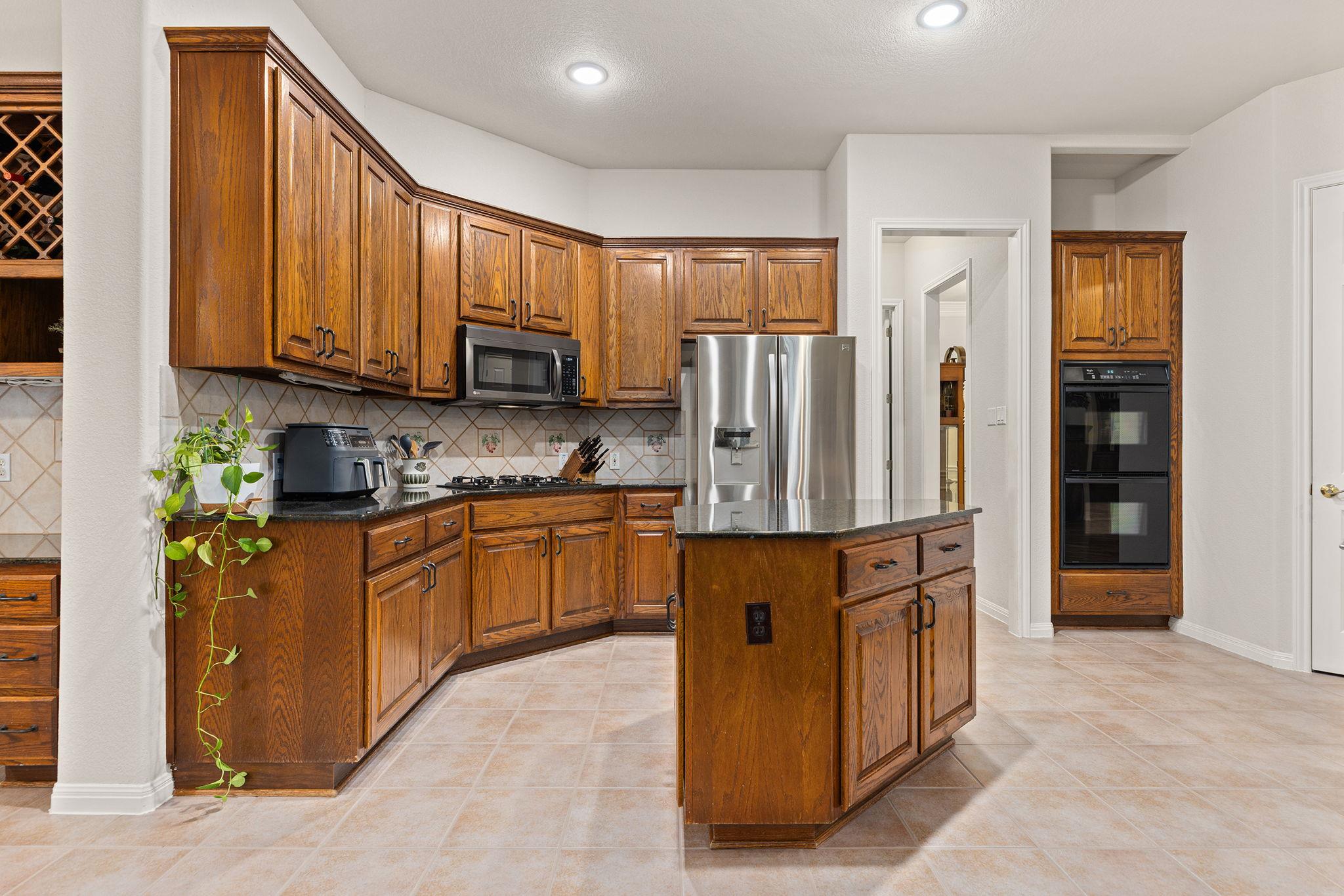 908 Golden Bear Cove Round Rock TX 78664