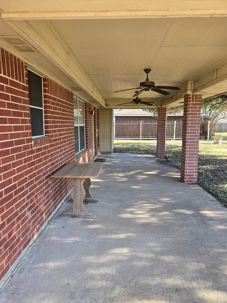 2607 Cherrylawn Drive Taylor TX 76574