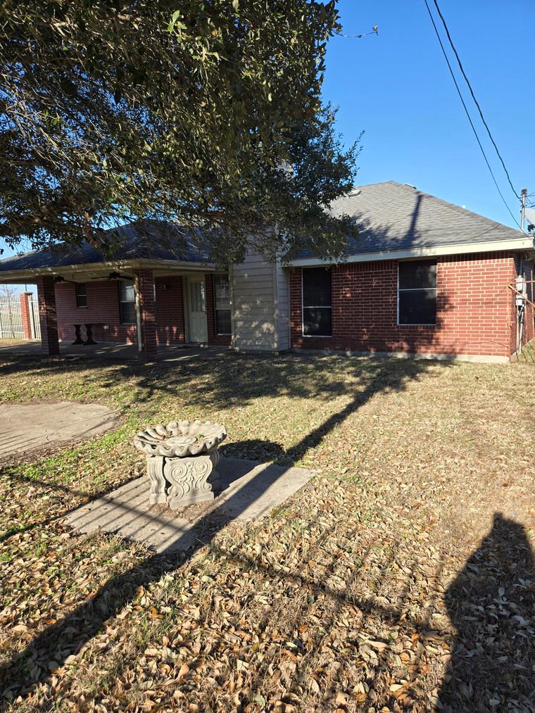 2607 Cherrylawn Drive Taylor TX 76574