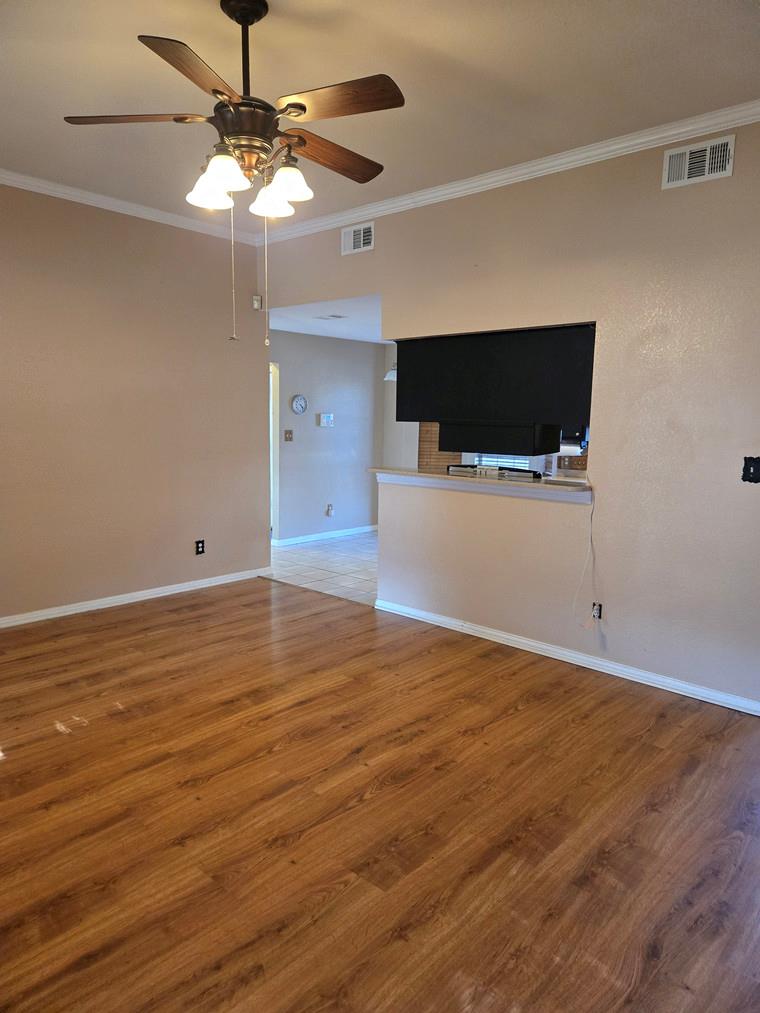 2607 Cherrylawn Drive Taylor TX 76574