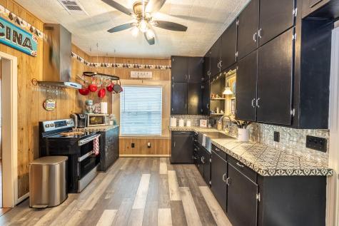 104 N Bright Street Gonzales TX 78629