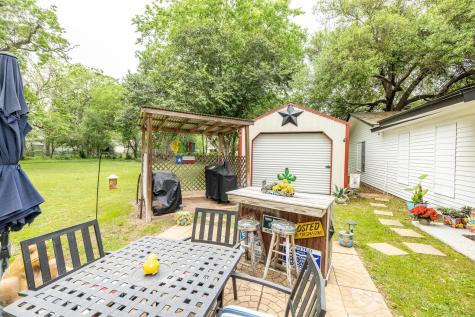 104 N Bright Street Gonzales TX 78629