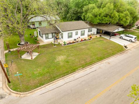 104 N Bright Street Gonzales TX 78629
