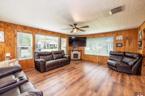 104 N Bright Street Gonzales TX 78629