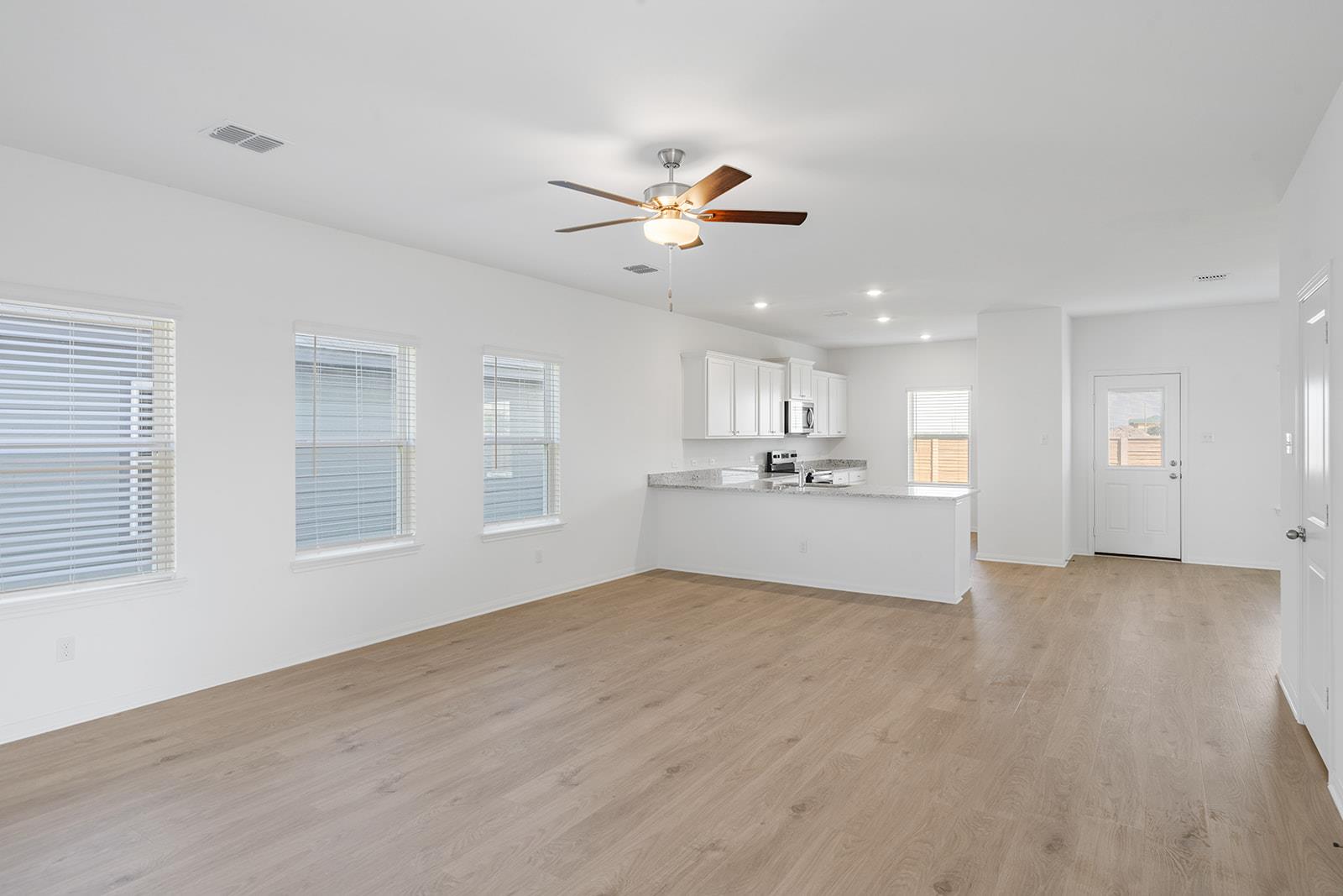 144 Wirepass Crest Jarrell TX 76537