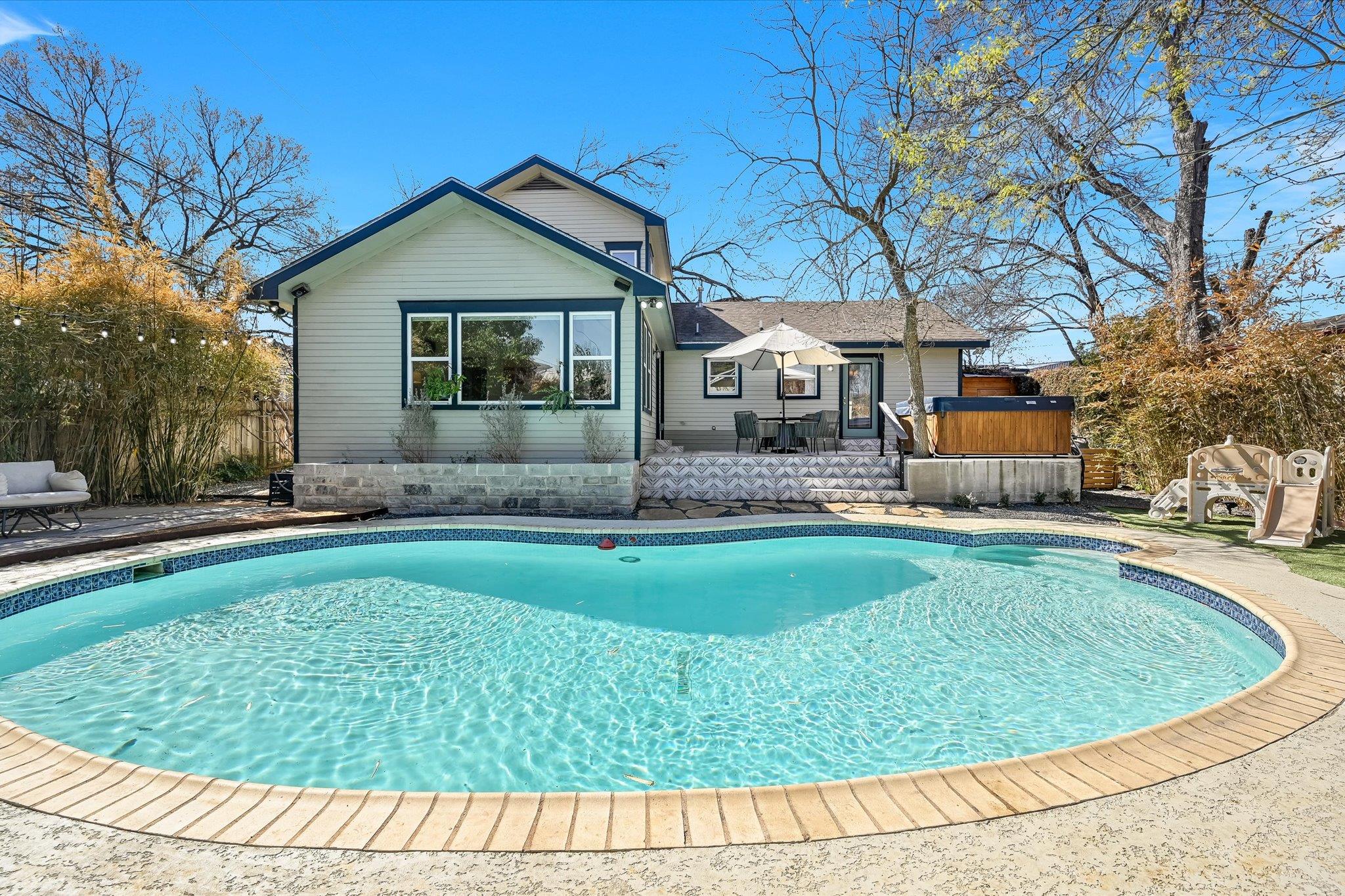 1204 E Live Oak Street Austin TX 78704