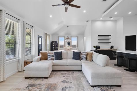 195 Blushing Drive Cedar Creek TX 78612