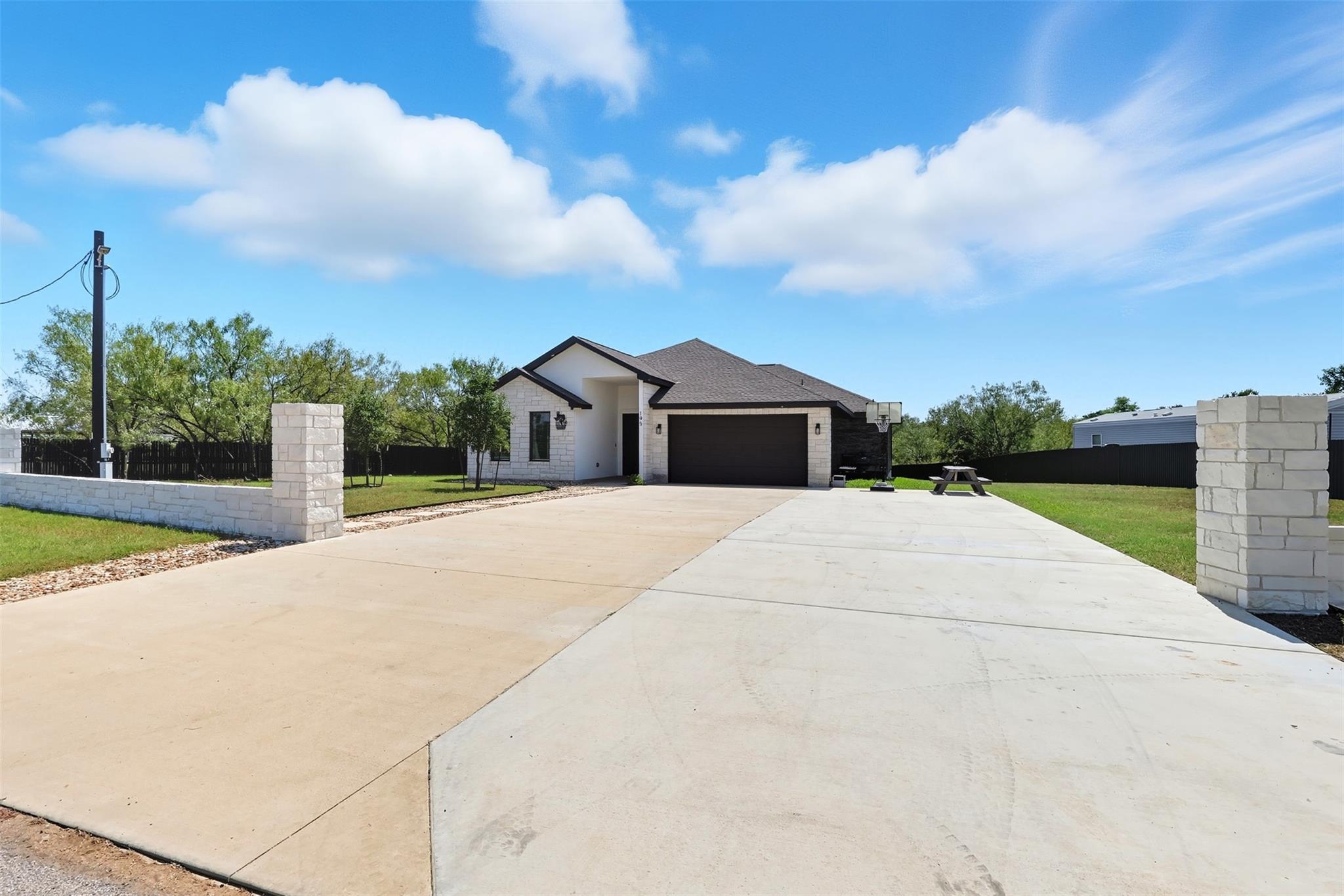195 Blushing Drive Cedar Creek TX 78612