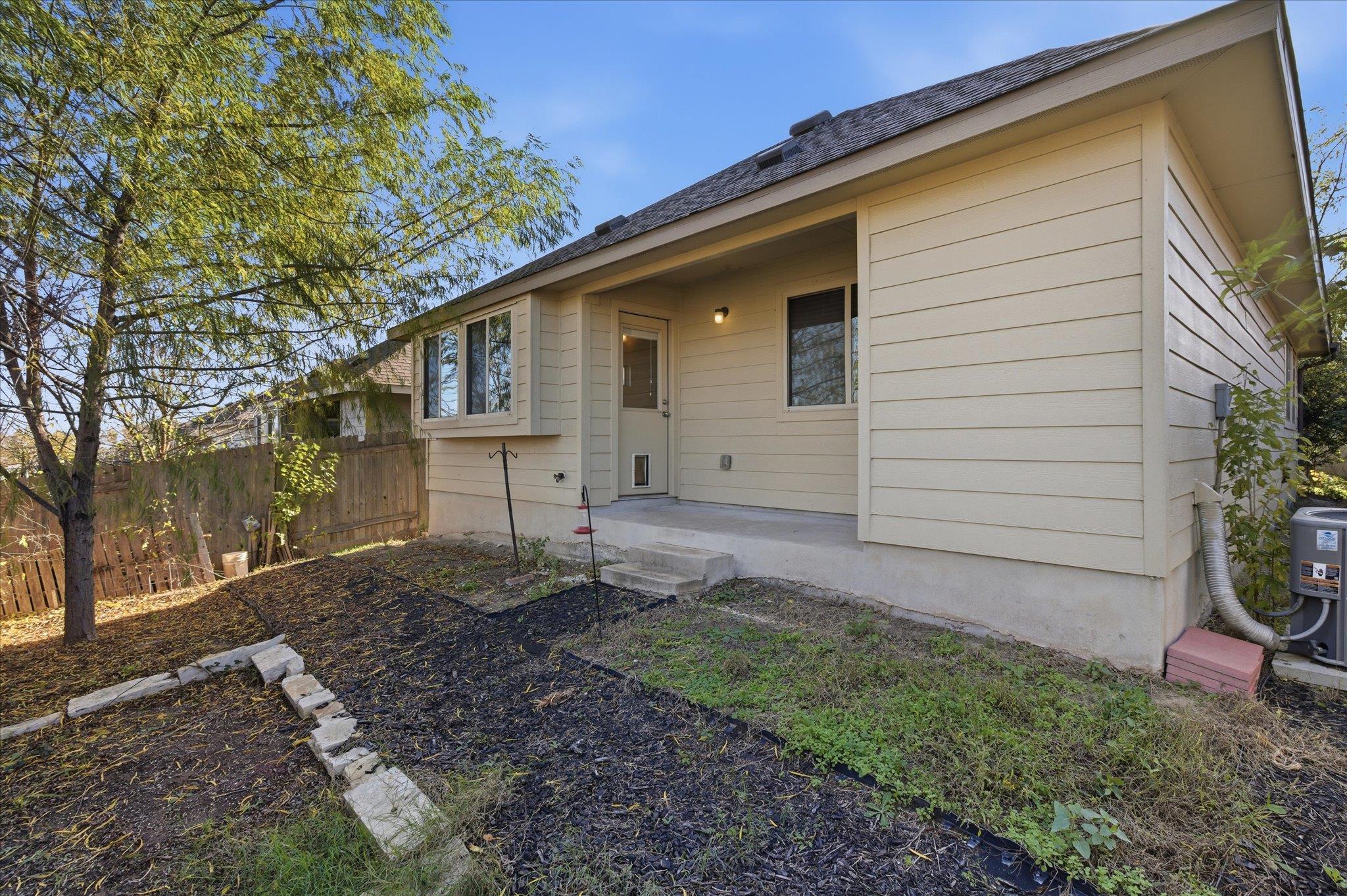 514 Nautical Loop Kyle TX 78640