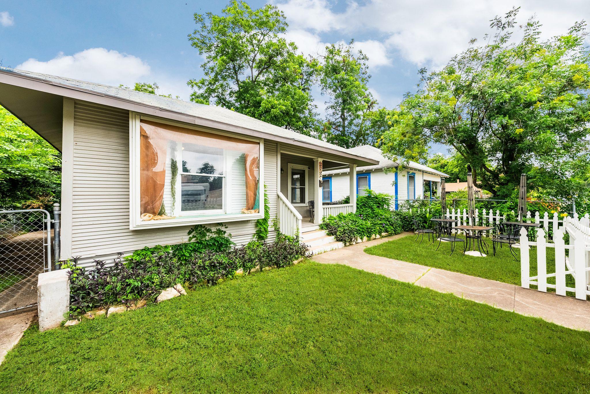 2032 E Cesar Chavez Street Austin TX 78702
