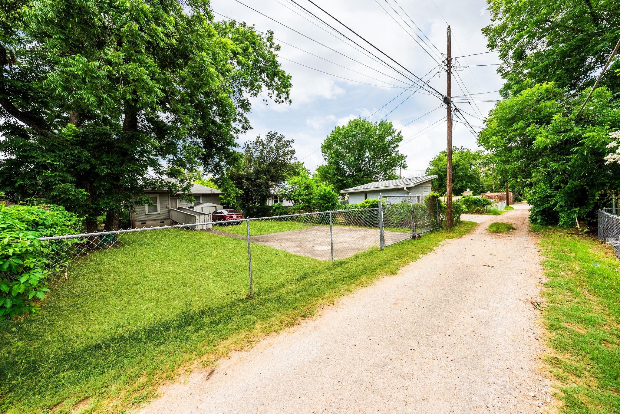 2032 E Cesar Chavez Street Austin TX 78702