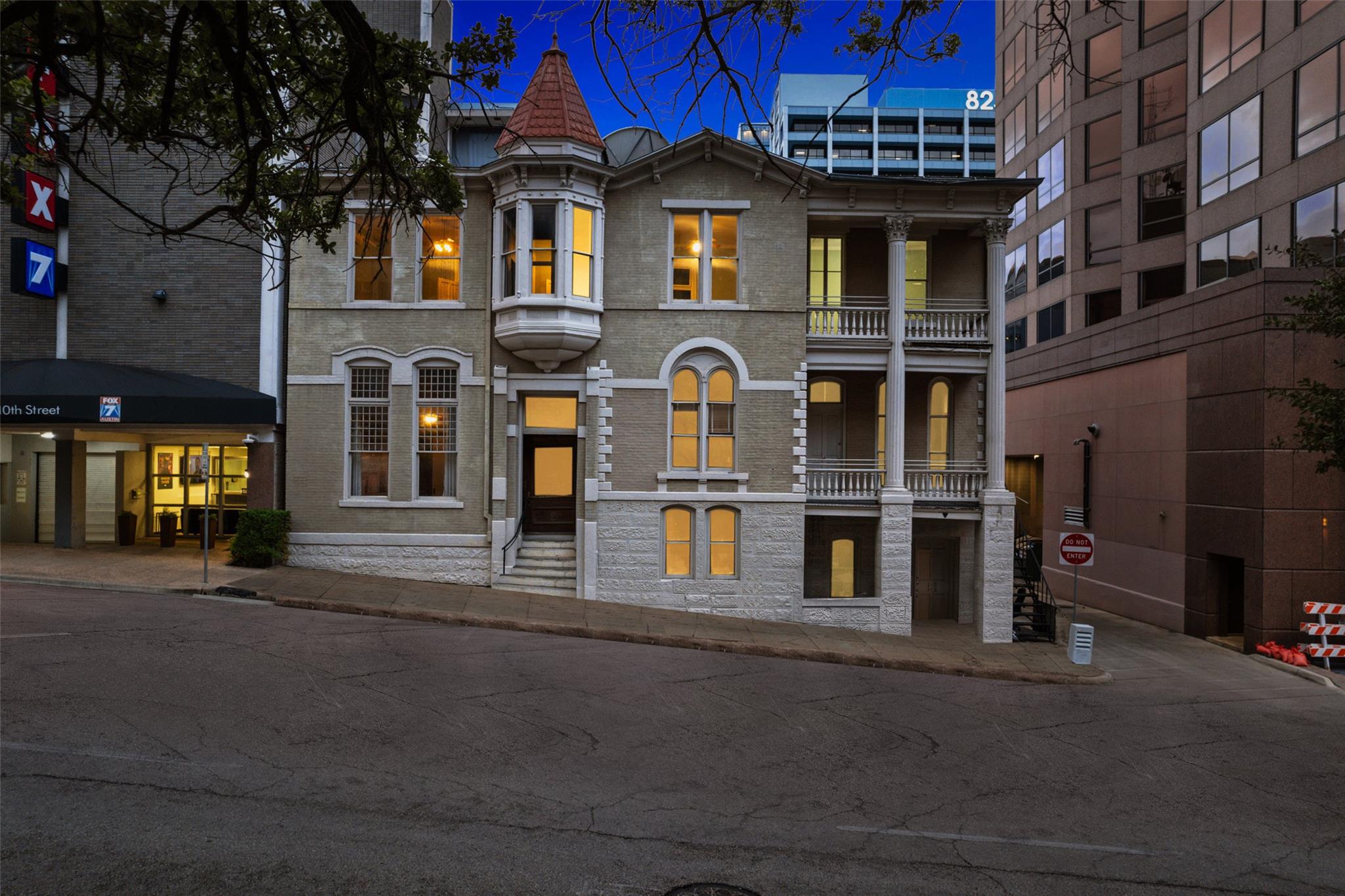 109 E 10th Street Austin TX 78701
