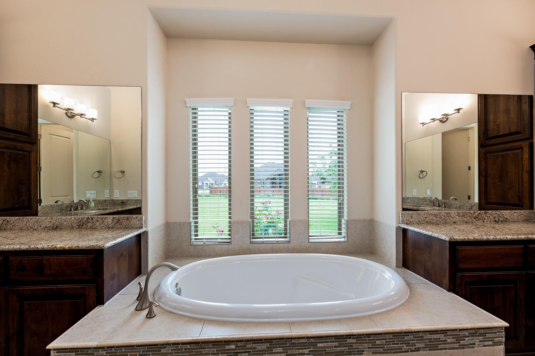 135 Gabriel Vista E Georgetown TX 78633