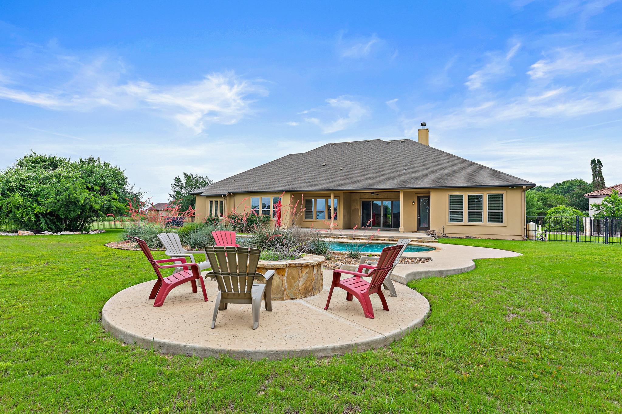 135 Gabriel Vista E Georgetown TX 78633
