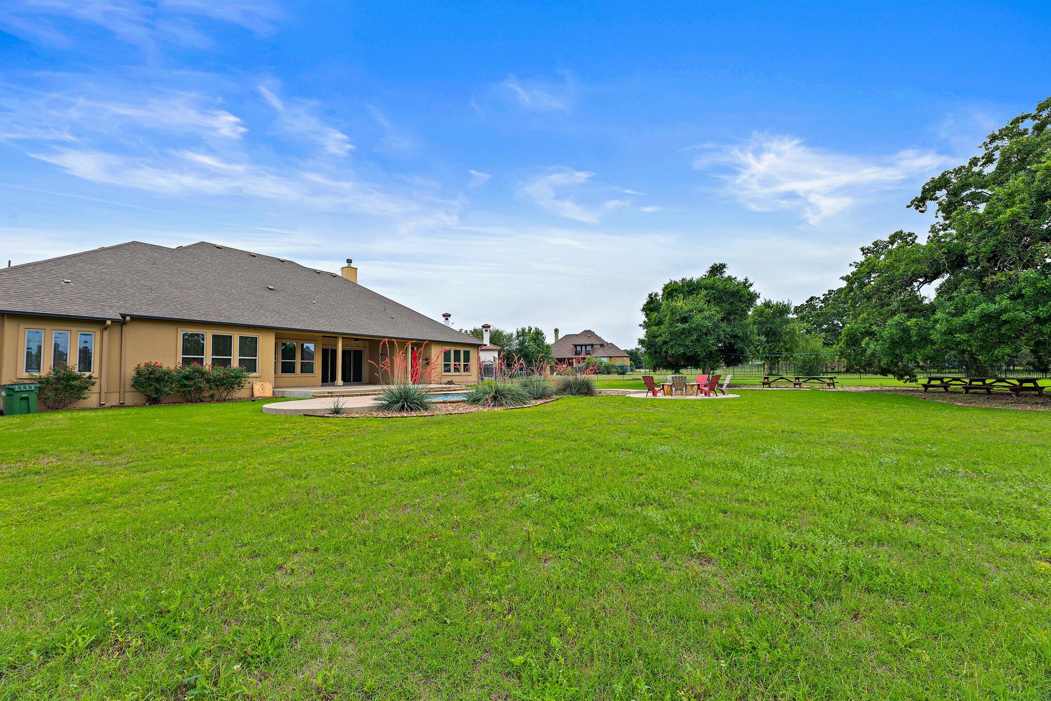 135 Gabriel Vista E Georgetown TX 78633
