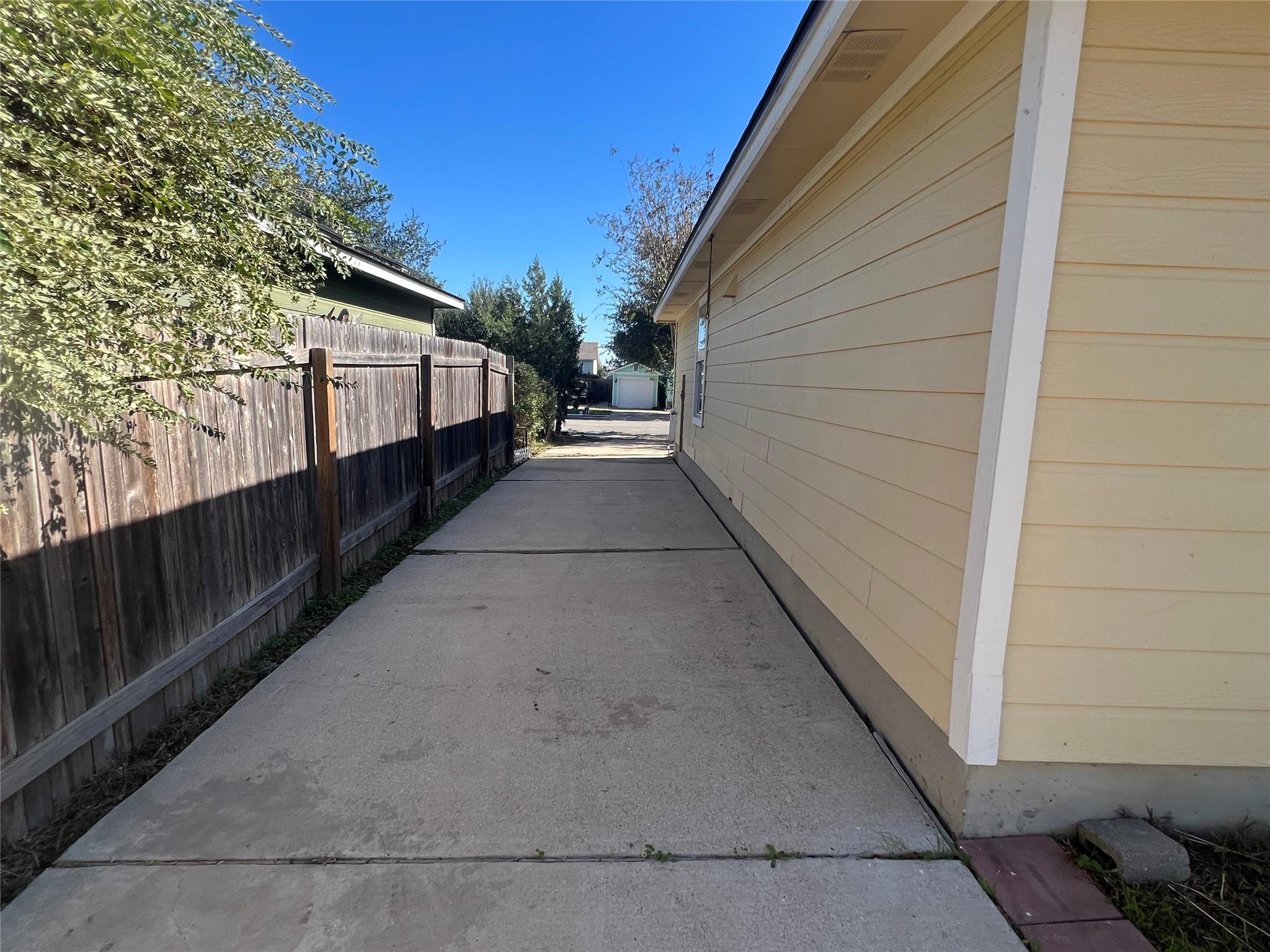 11512 Melstone Drive Manor TX 78653