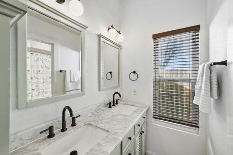 5610 Fence Row Austin TX 78744