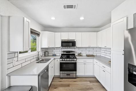 5610 Fence Row Austin TX 78744