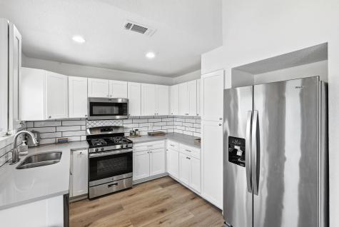 5610 Fence Row Austin TX 78744