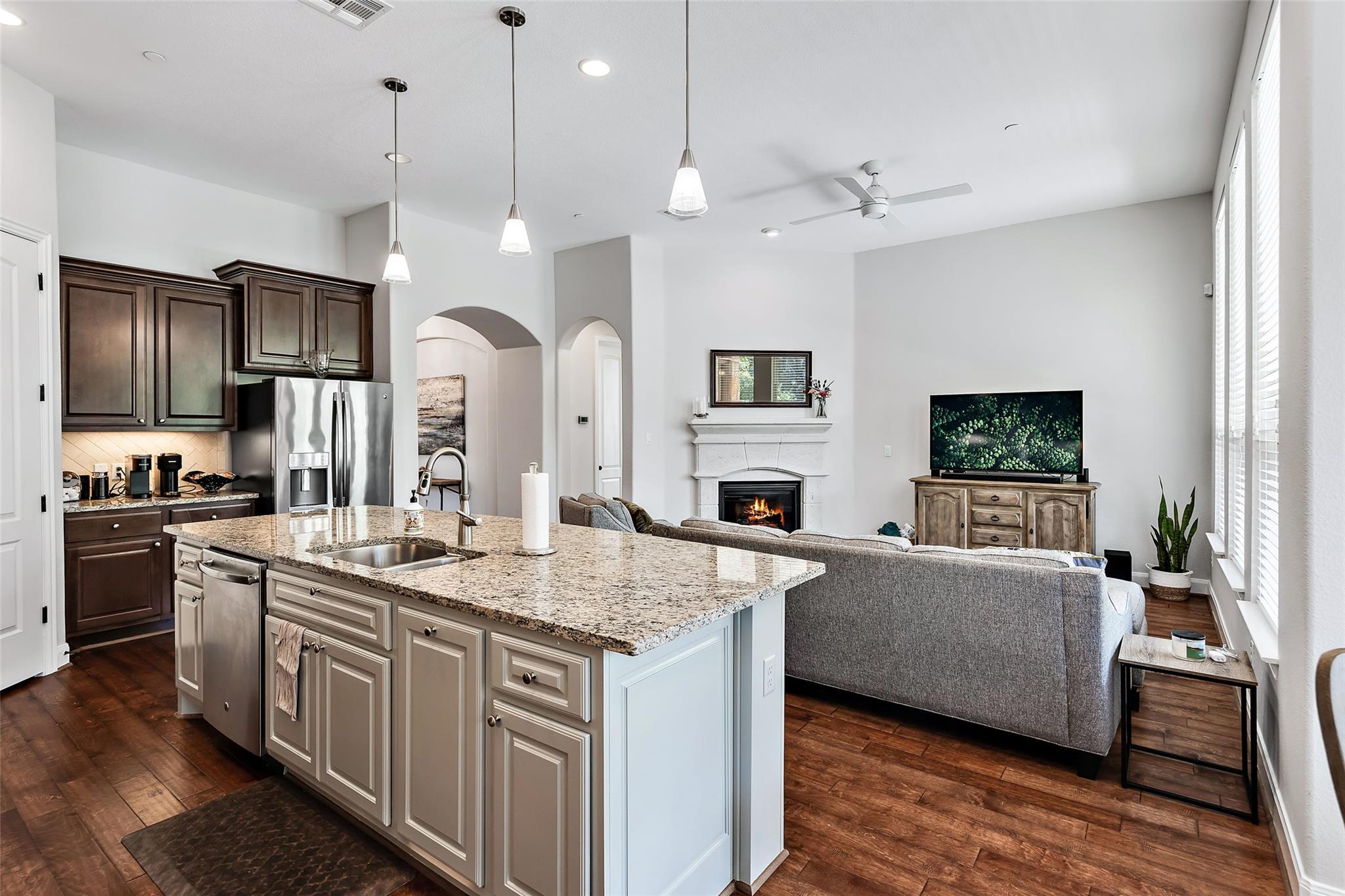 106 Maxwell Way Austin TX 78738