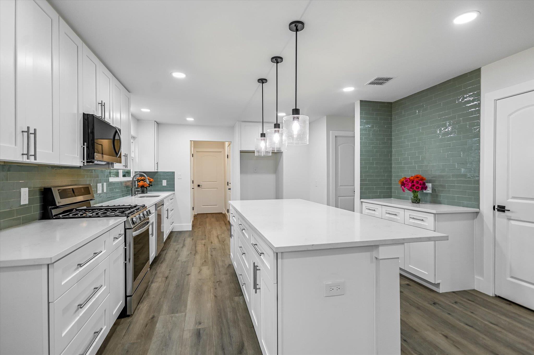 2704 Loyola Lane Austin TX 78723