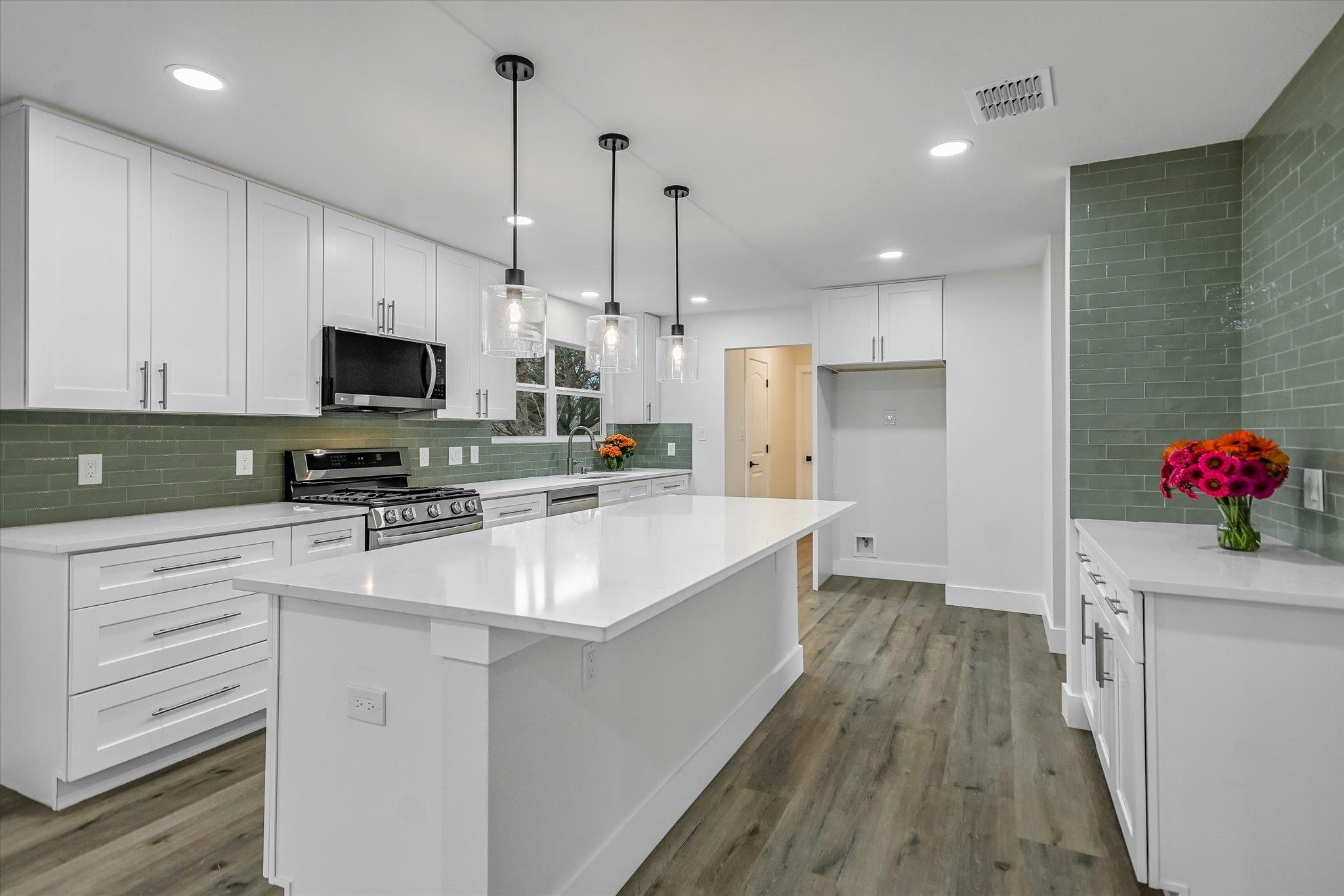 2704 Loyola Lane Austin TX 78723