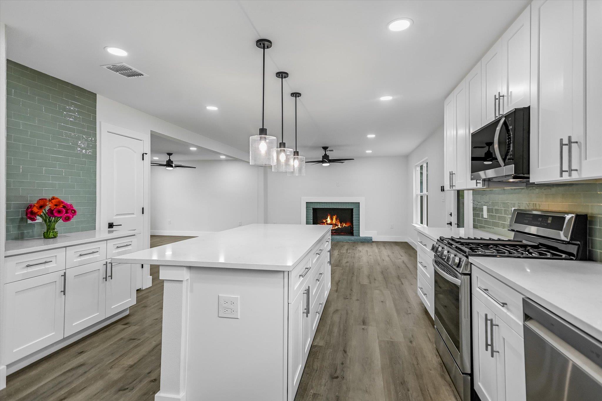 2704 Loyola Lane Austin TX 78723