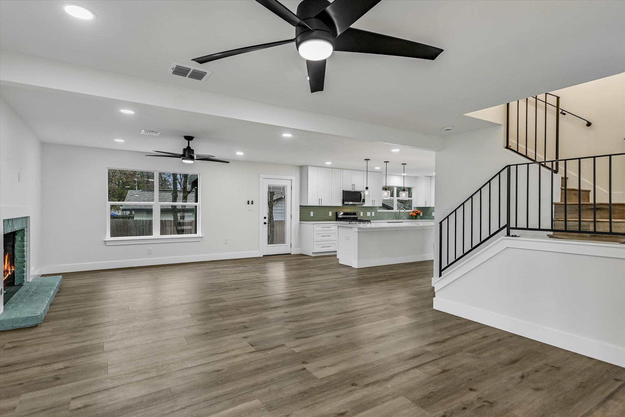2704 Loyola Lane Austin TX 78723