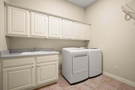 1543 Weiskopf Loop Round Rock TX 78664