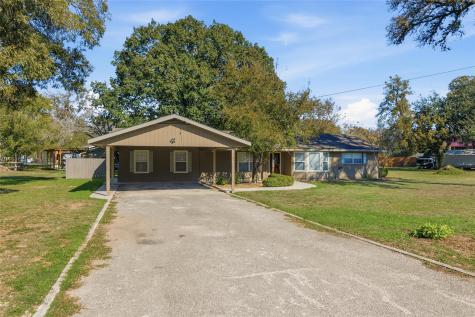 163 Lakeside Drive Seguin TX 78155