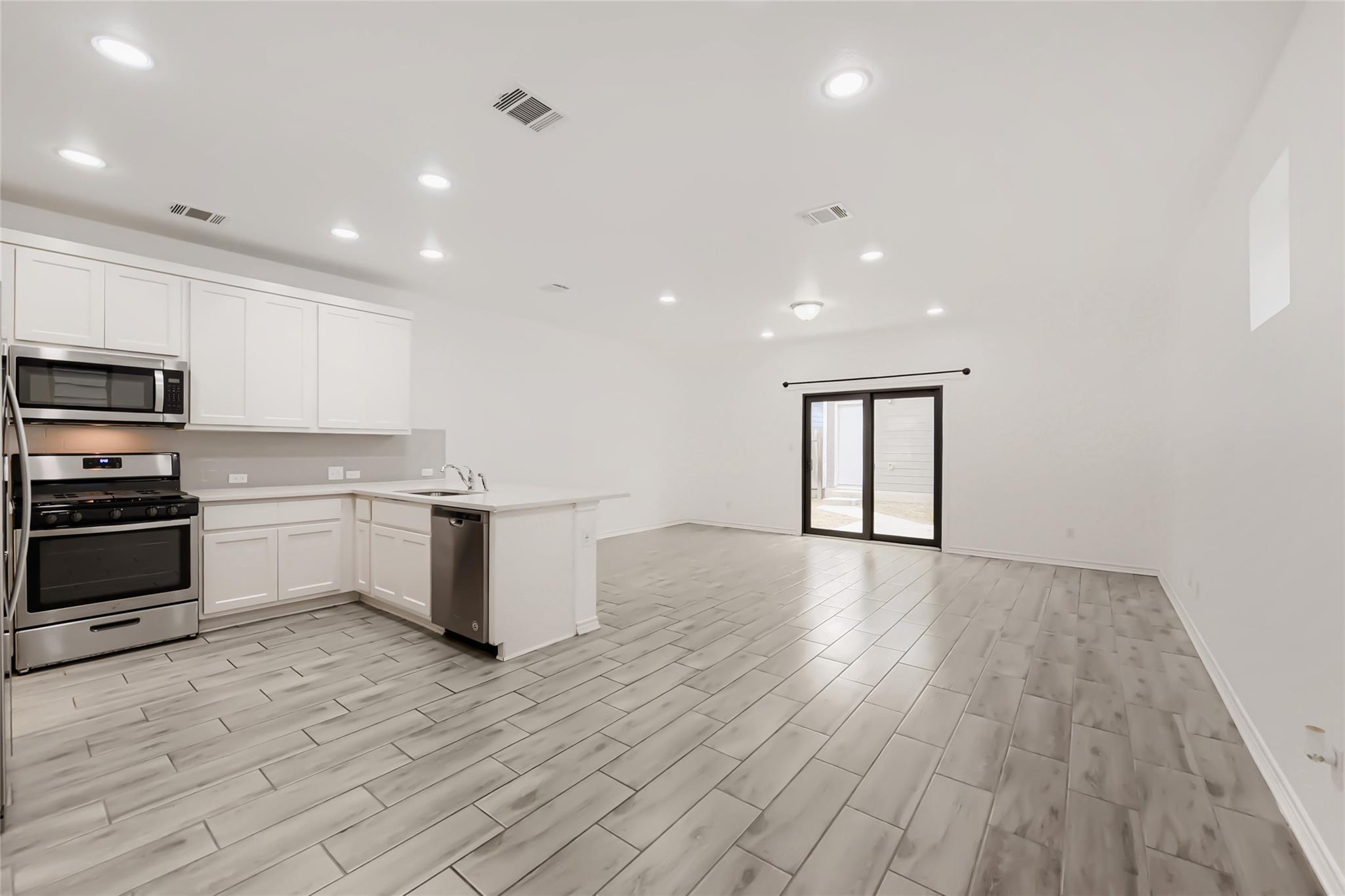 1728 Artesian Springs Crossing Leander TX 78641