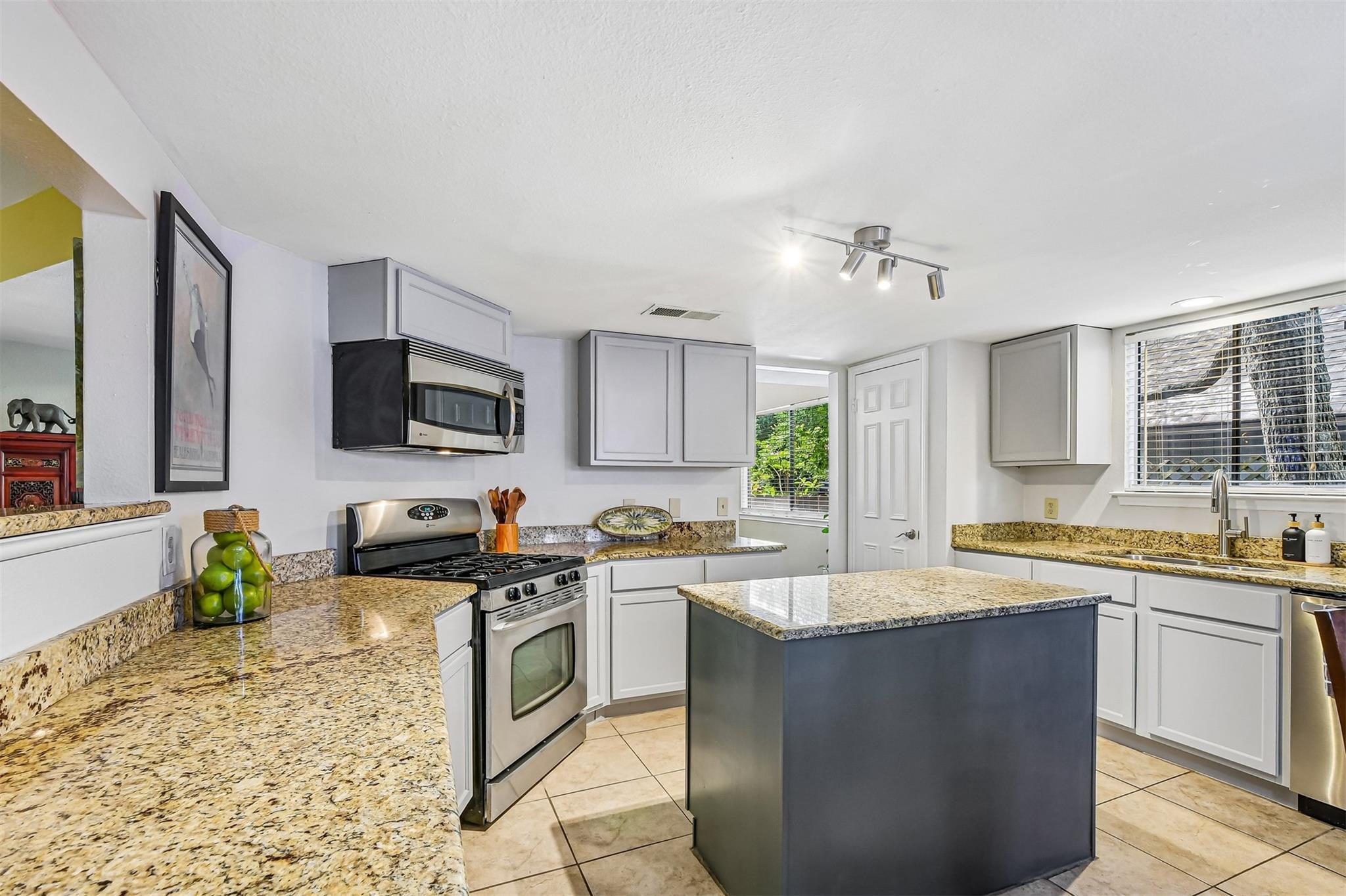 13109 Sinton Lane Austin TX 78729