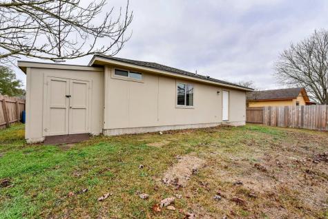 3000 Meadow Lane Taylor TX 76574