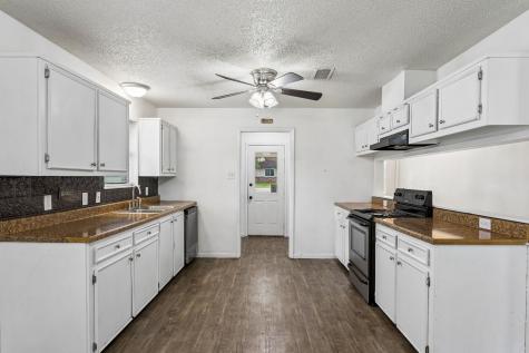 302 Harris Street Smithville TX 78957