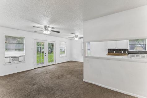 302 Harris Street Smithville TX 78957