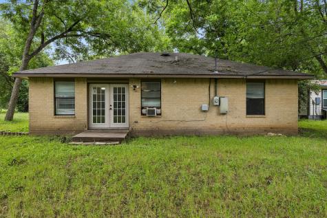 302 Harris Street Smithville TX 78957