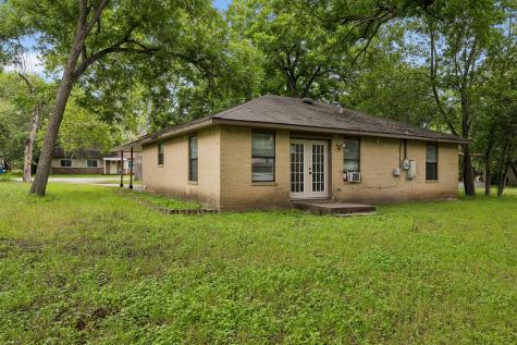 302 Harris Street Smithville TX 78957