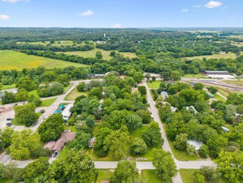 302 Harris Street Smithville TX 78957