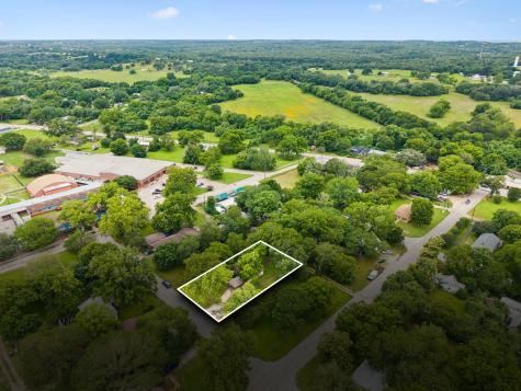 302 Harris Street Smithville TX 78957