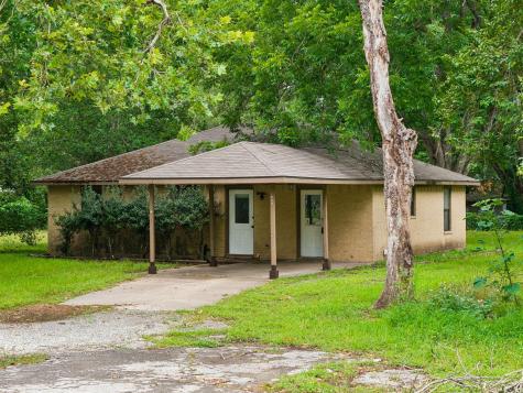 302 Harris Street Smithville TX 78957