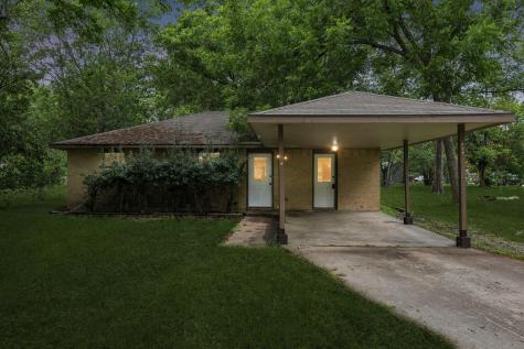 302 Harris Street Smithville TX 78957